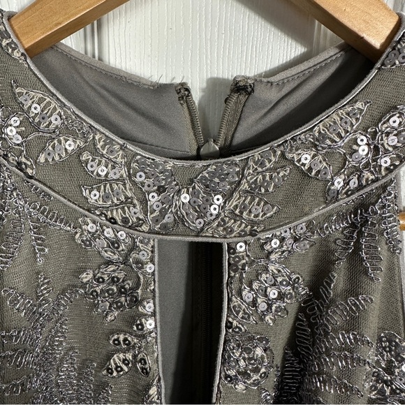 Tadashi Shoji knee length dress, silver, heavily embellished on top, sz 4 - Picture 5 of 13